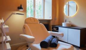 Dermatology Chair Manufacturers in Delhi